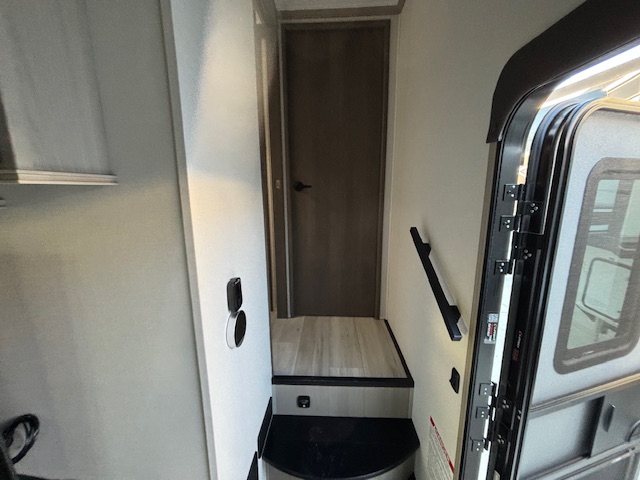 2026 Grand Design Momentum G-Class 415G - Image 35