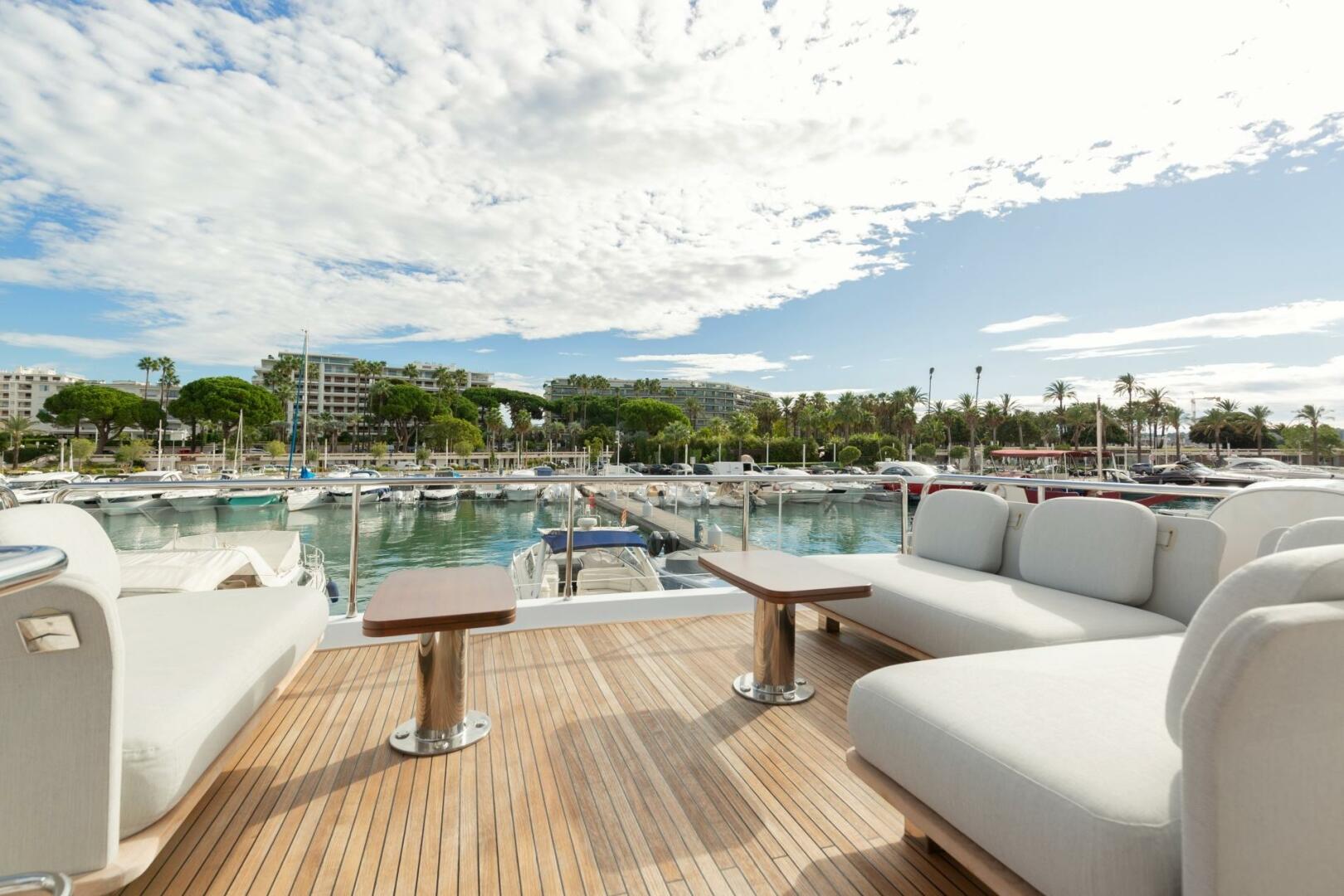 2020 Azimut 72 Flybridge - Image 9