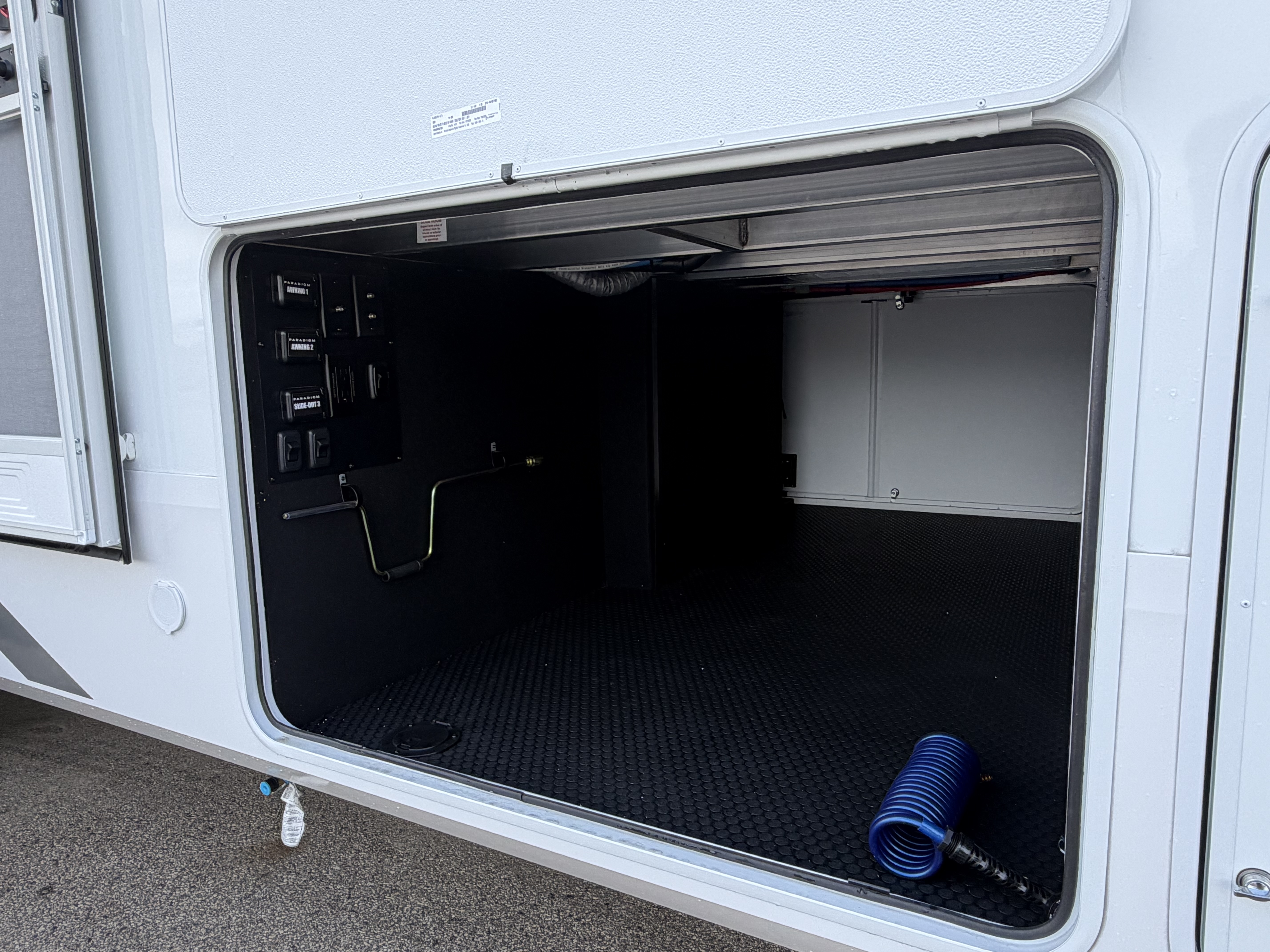 2027 Alliance RV Paradigm 310RL - Image 5