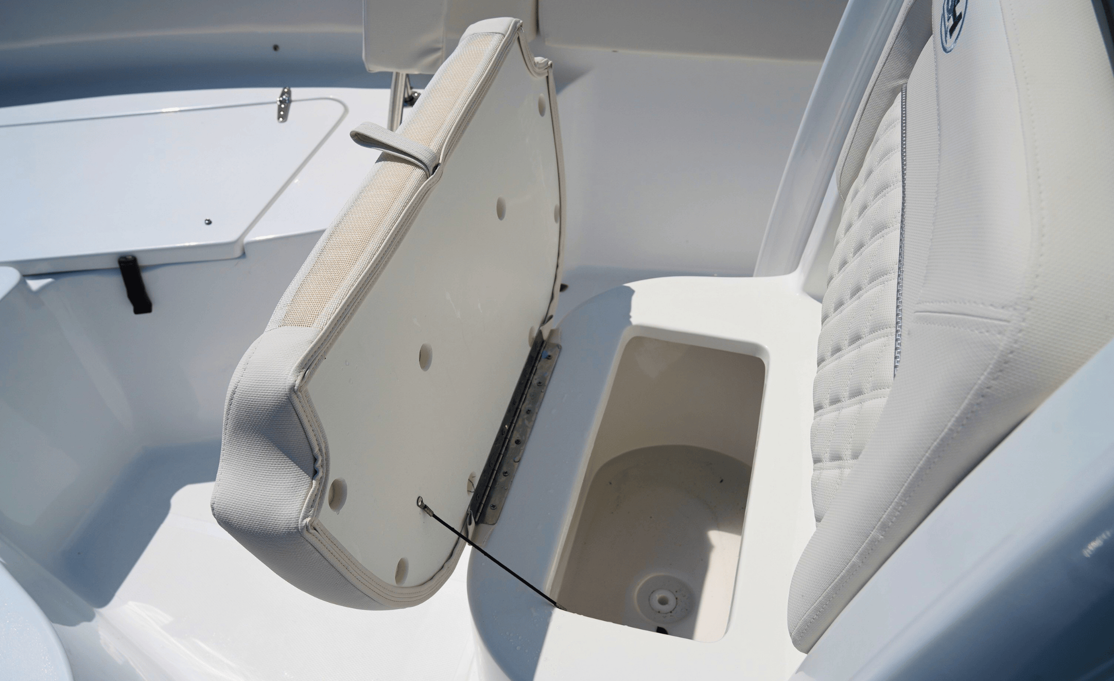 2026 SEA HUNT ULTRA 229 - Image 25