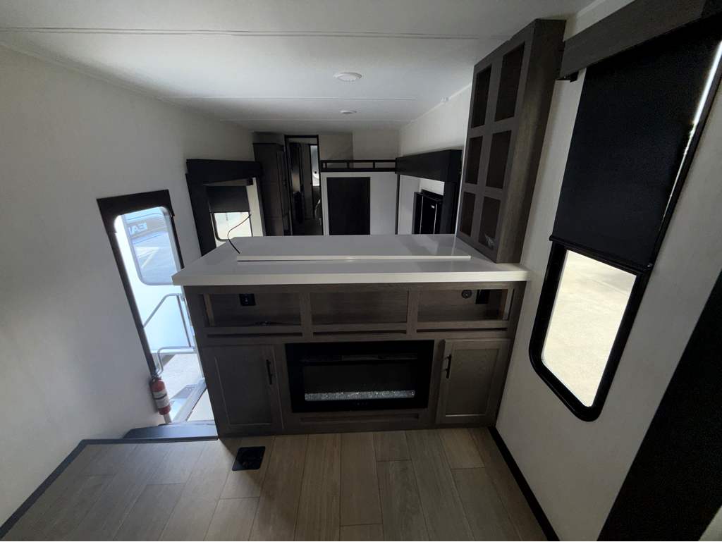 2026 FOREST RIVER ARCTIC WOLF 3950 SUITE - Image 17