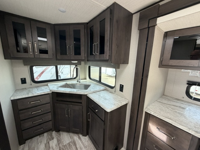 2021 GRAND DESIGN TRANSCEND XPLORER 240ML - Image 16