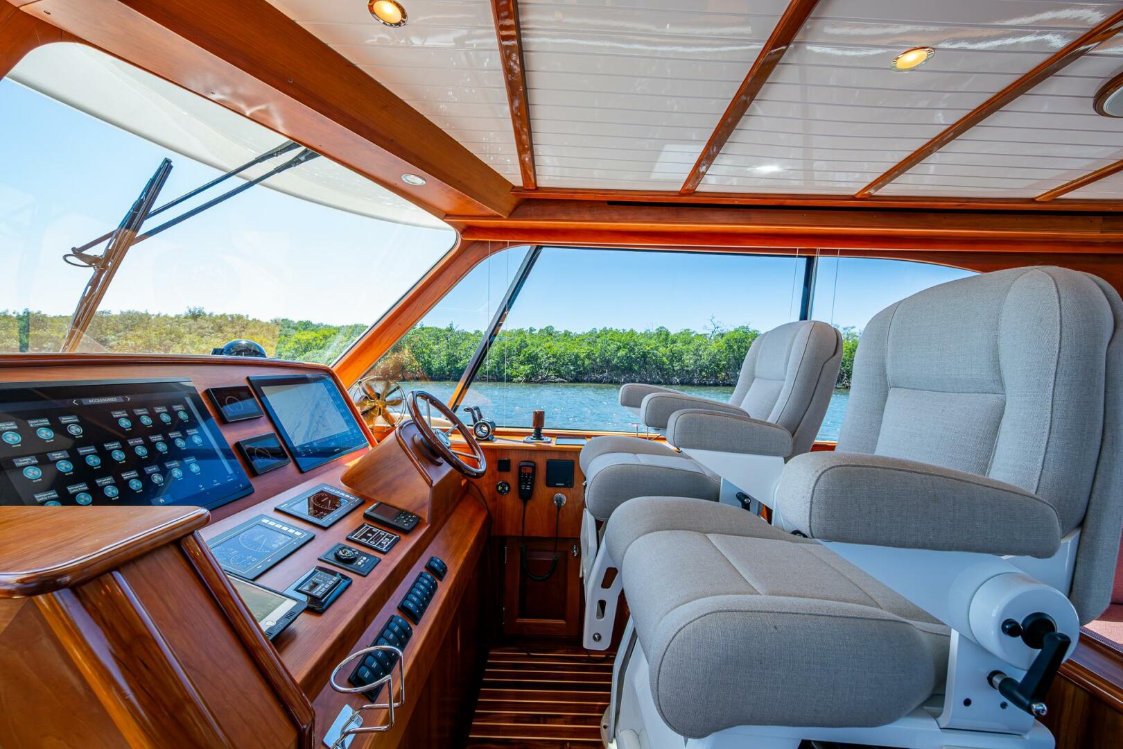 2021 Hinckley Talaria 55 Flybridge MKII - Image 15