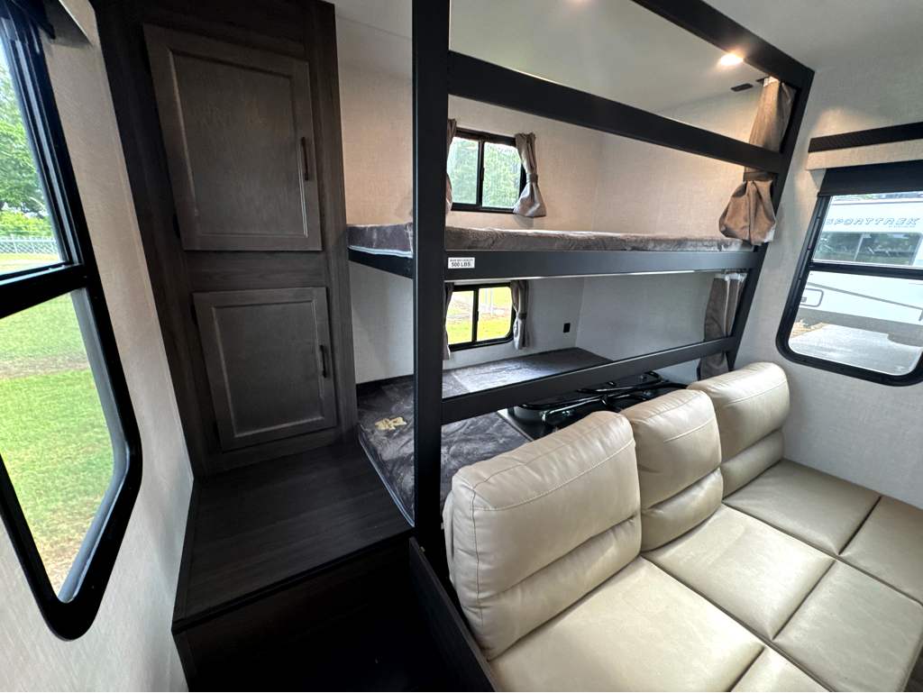 2026 VENTURE RV SPORTTREK 271VBH - Image 16