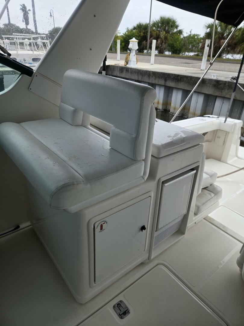 2002 Tiara Yachts 3500 Open - Image 11
