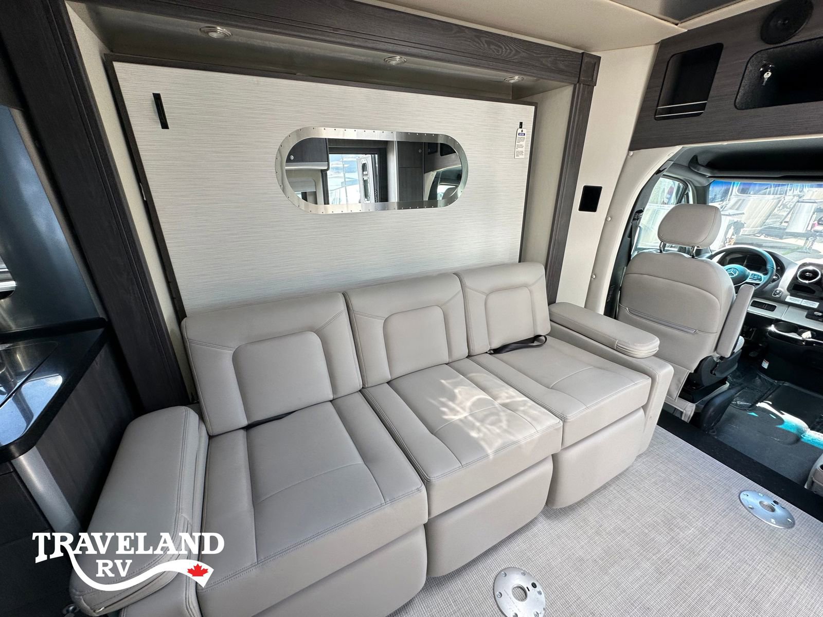 2025 Airstream Atlas Murphy Suite - Image 15