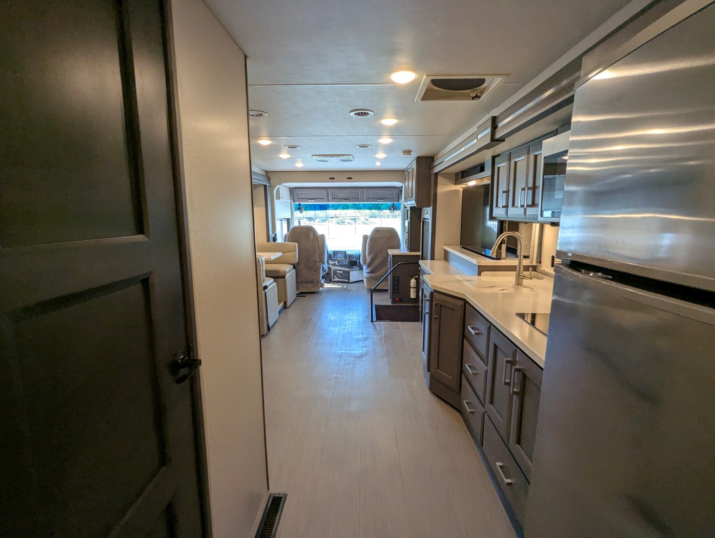 2023 Thor Motor Coach Palazzo 37.5 - Image 45