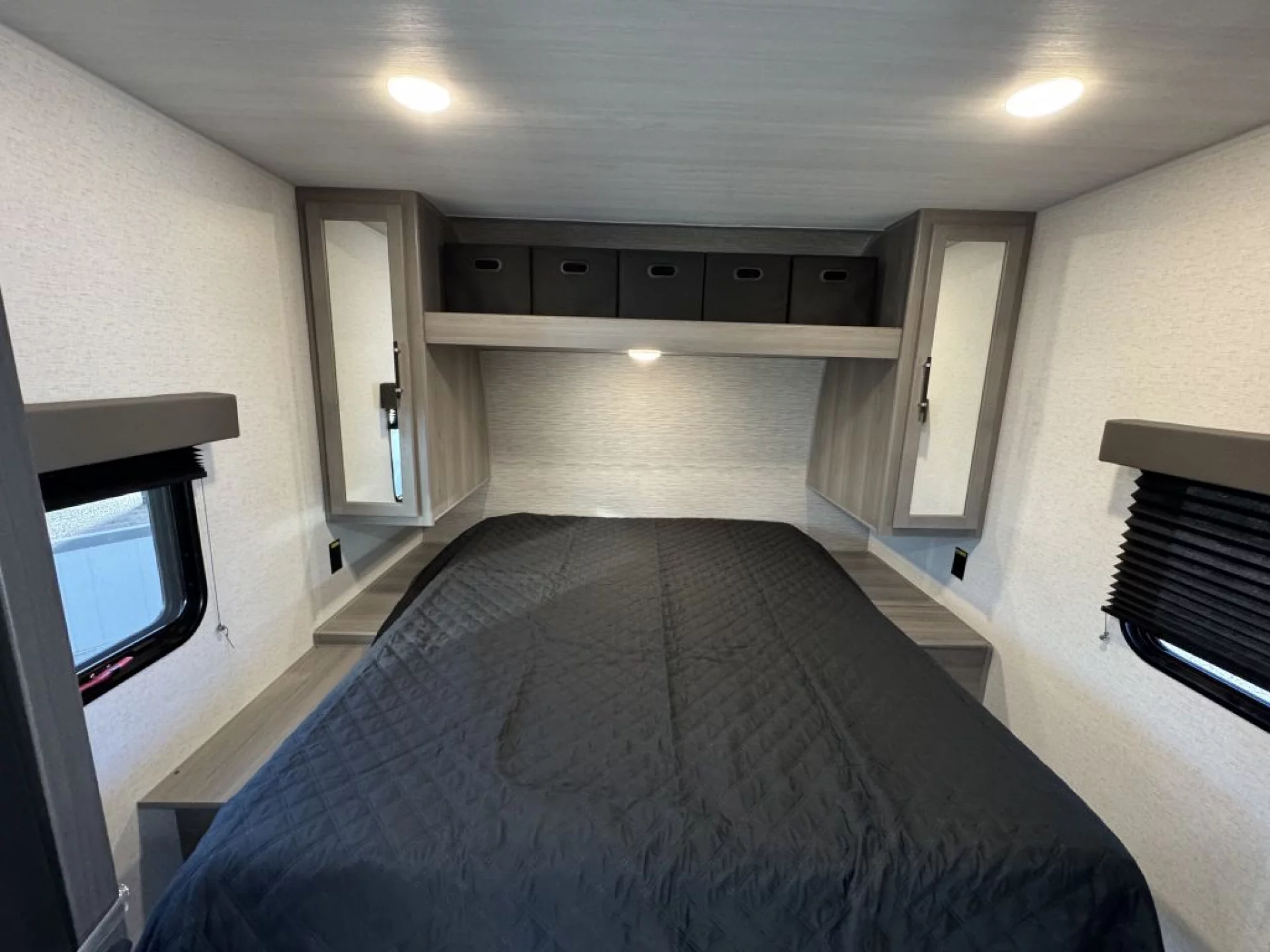 2025 KEYSTONE HIDEOUT DELUXE 26PATIO - Image 17