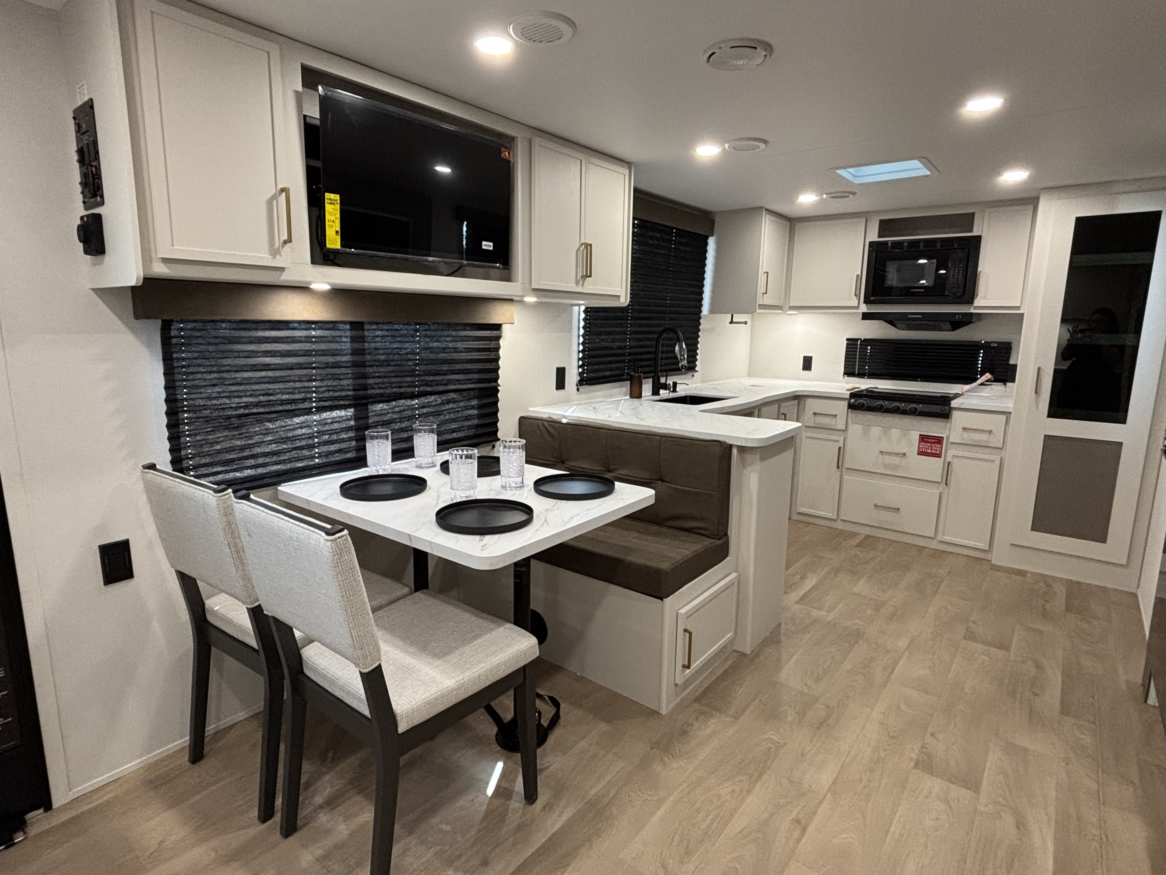 2026 Grand Design Transcend 285RKT - Image 12