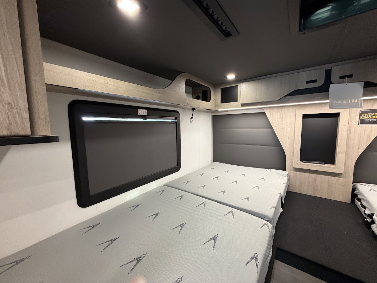 2026 Grand Design Lineage Series M 25TK - Image 46