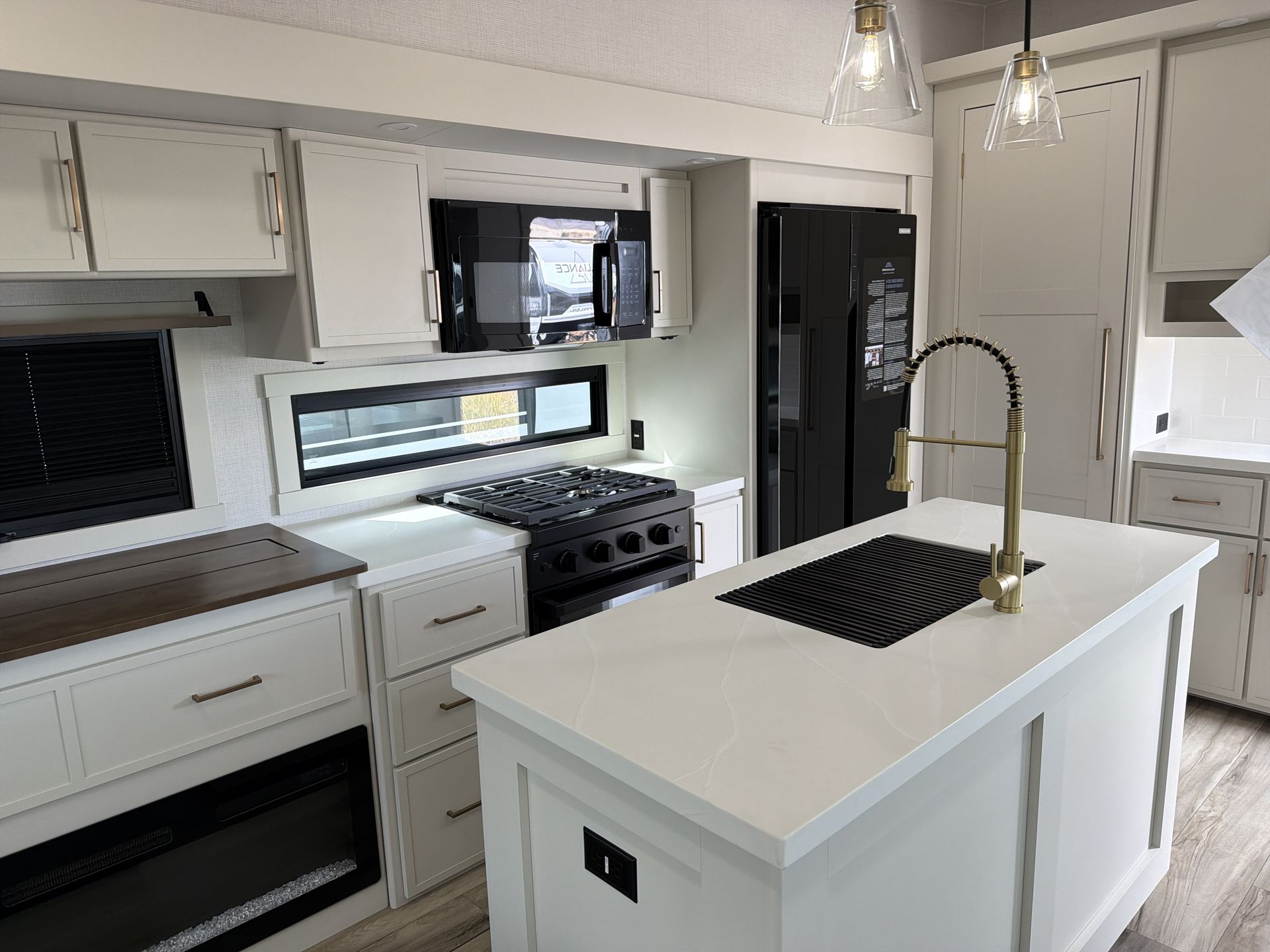 2027 Brinkley RV Model Z 3610 - Image 20