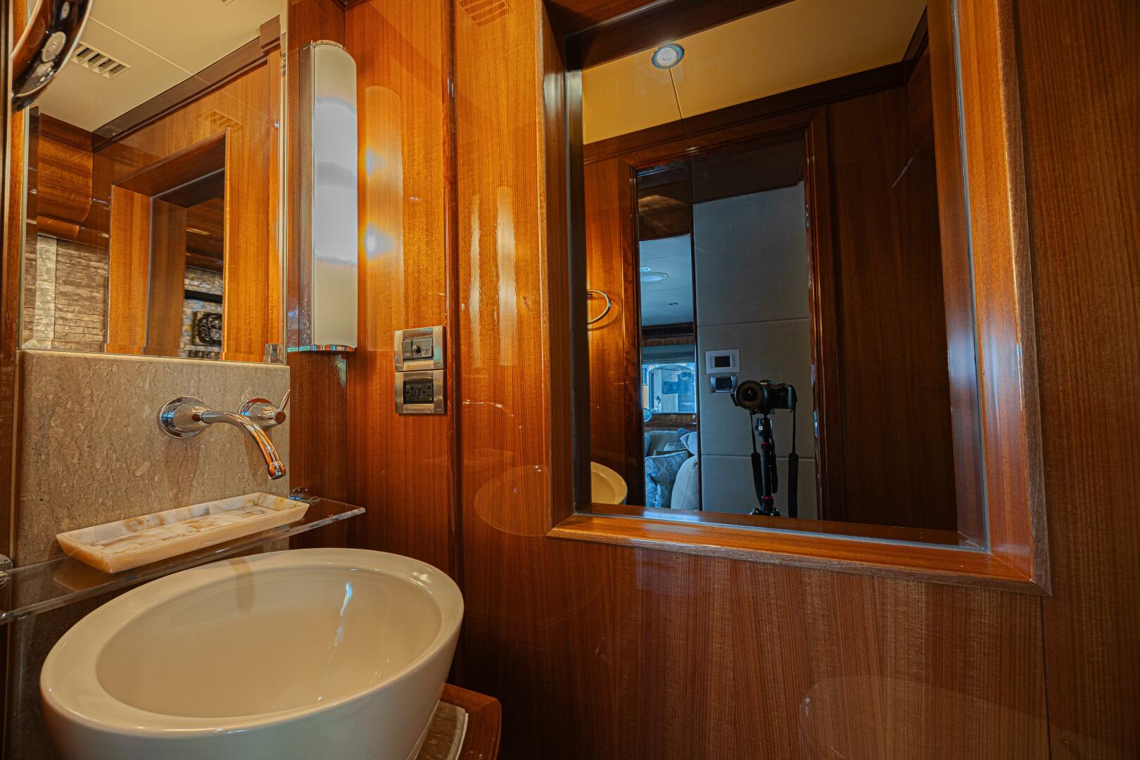 2010 Ocean Alexander 74 Motoryacht - Image 54