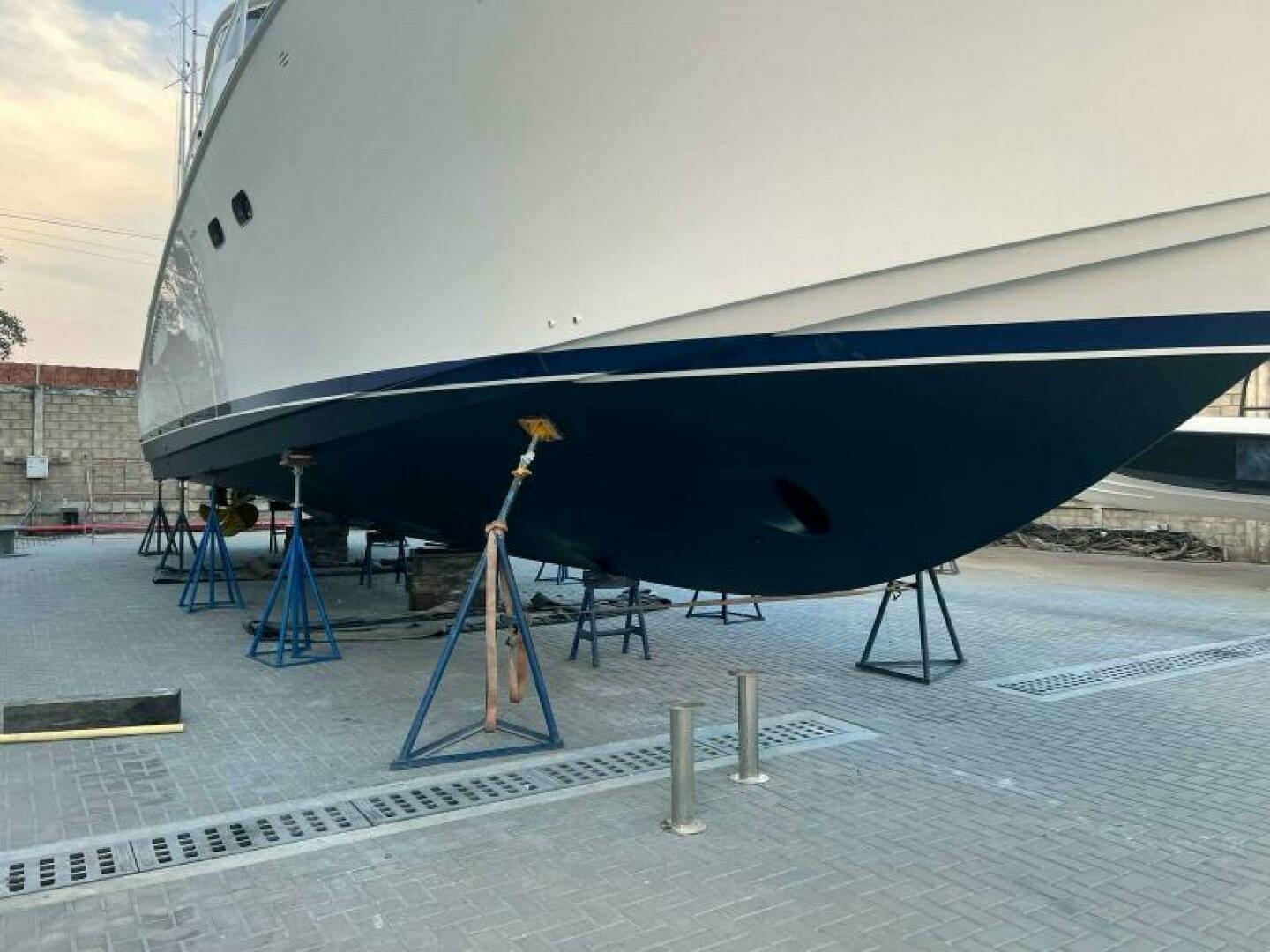 2011 Viking 70 Enclosed Bridge - Image 79