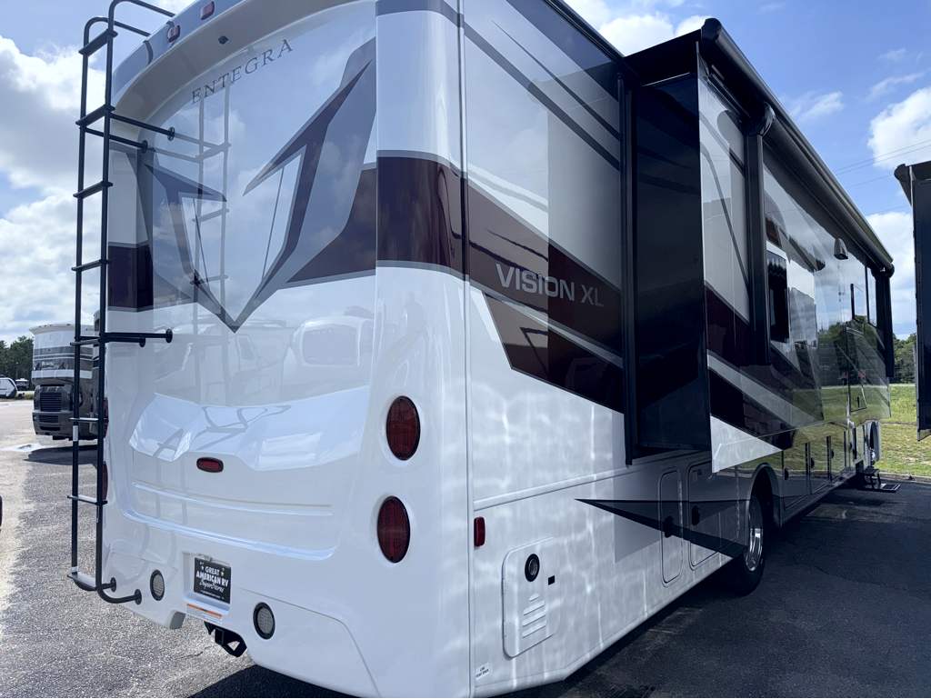 2027 ENTEGRA COACH VISION XL 36C - Image 4
