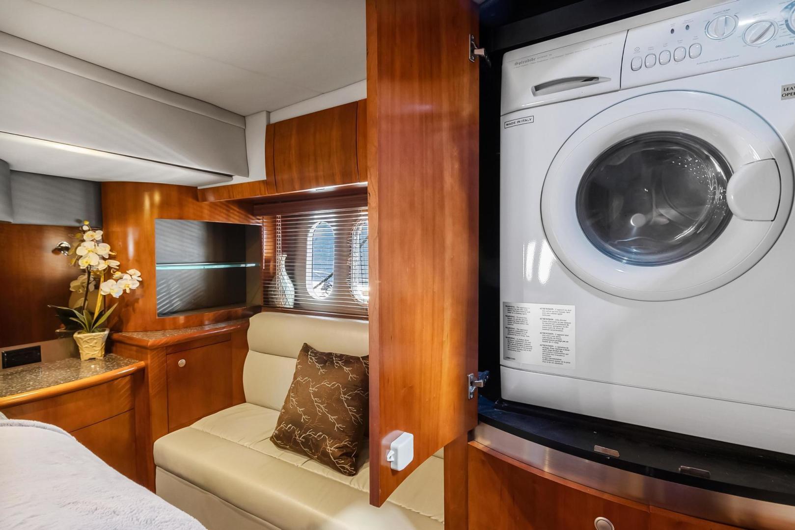 2007 Cruisers 520 Express - Image 25