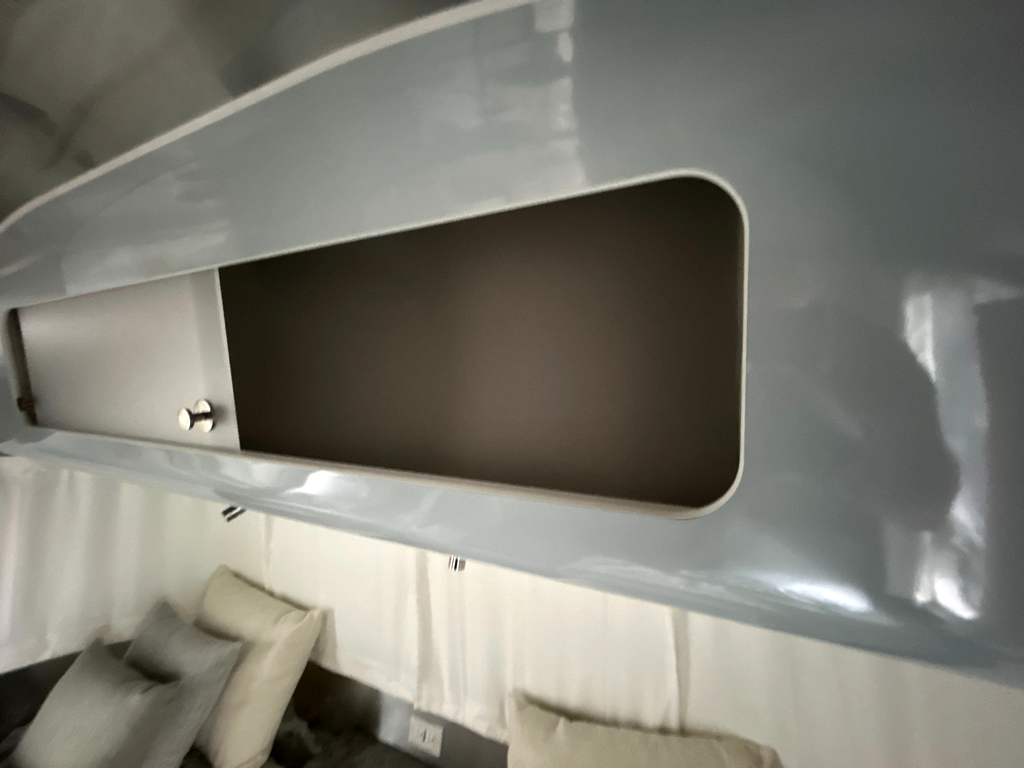 2027 Airstream International 25FB - Image 31