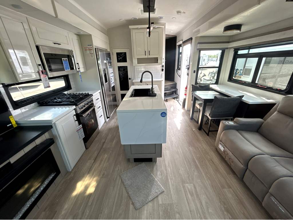 2027 JAYCO PINNACLE 32RLTS - Image 20