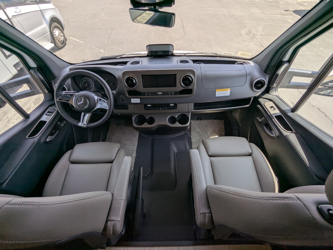 2027 Winnebago View 24R - Image 7
