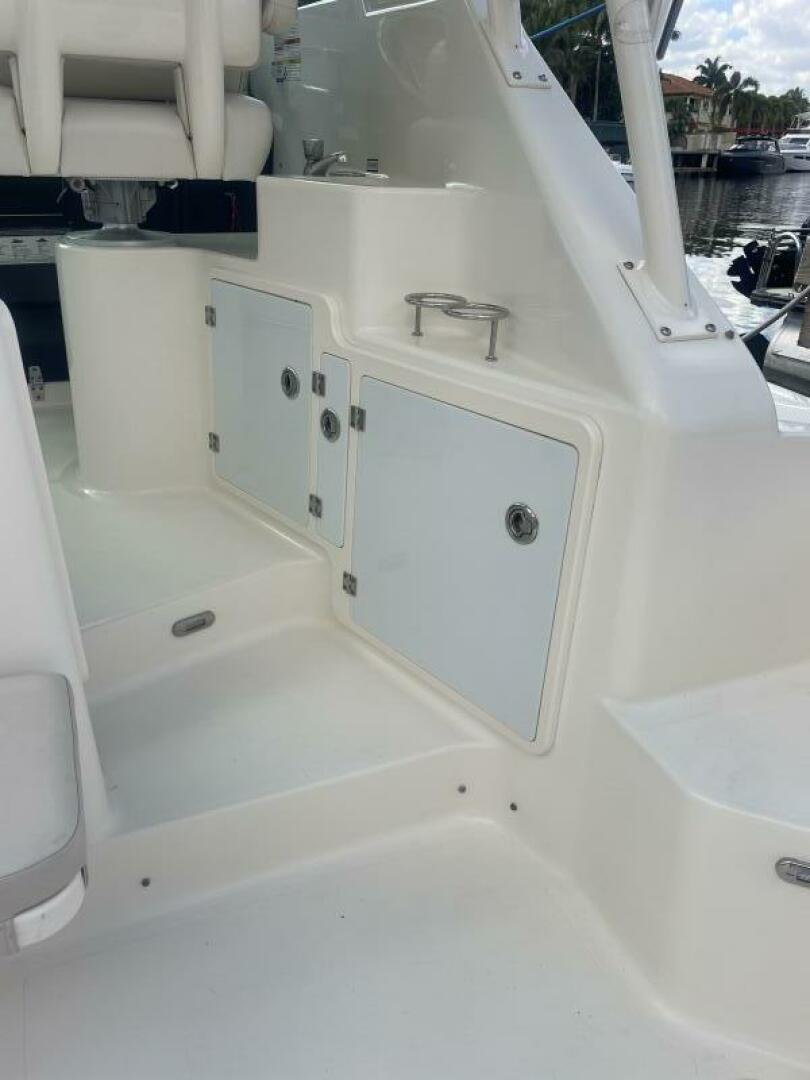 2014 Pursuit OS 315 - Image 13