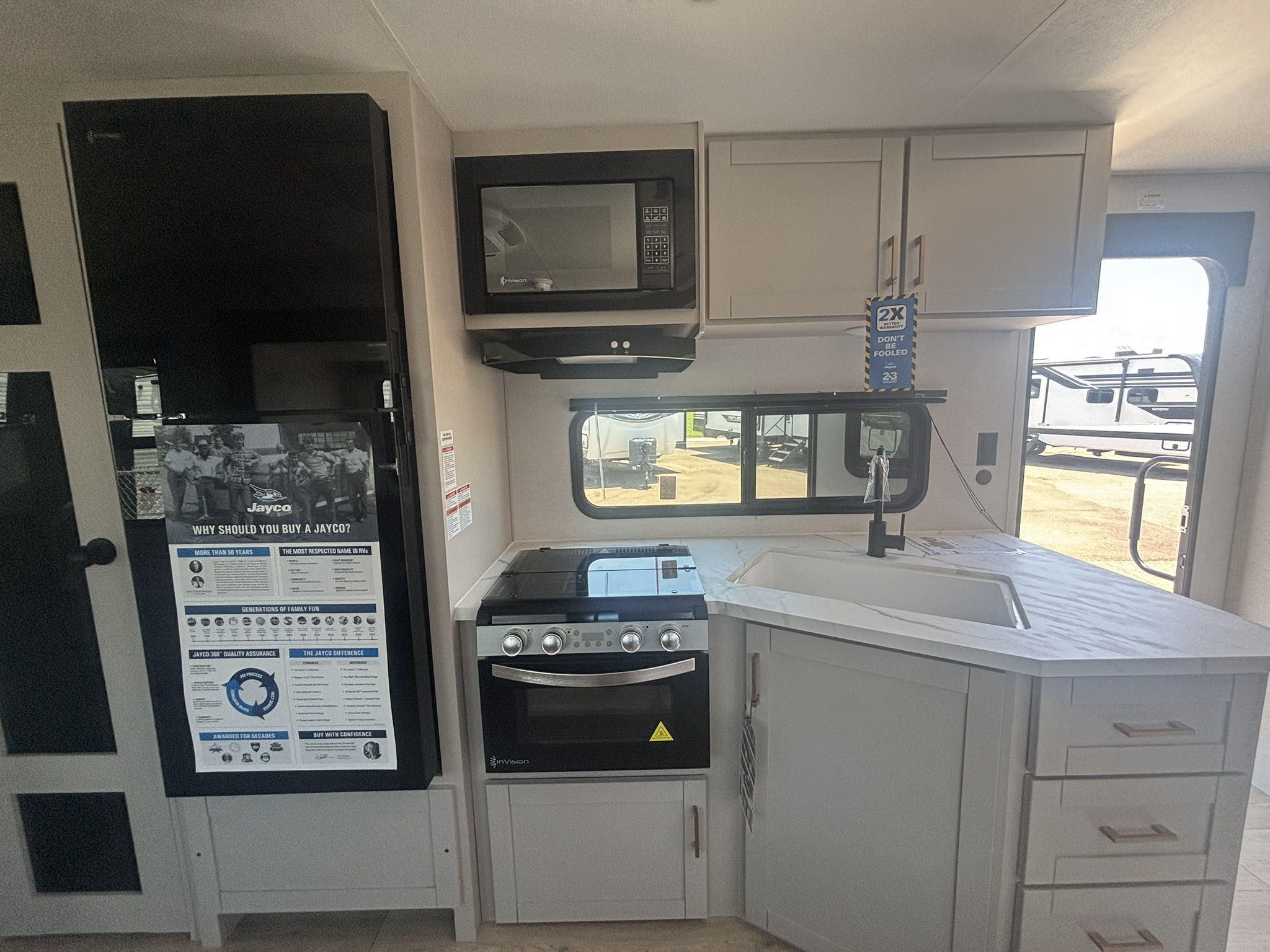 2027 JAYCO JAY FLIGHT 295TBS - Image 21
