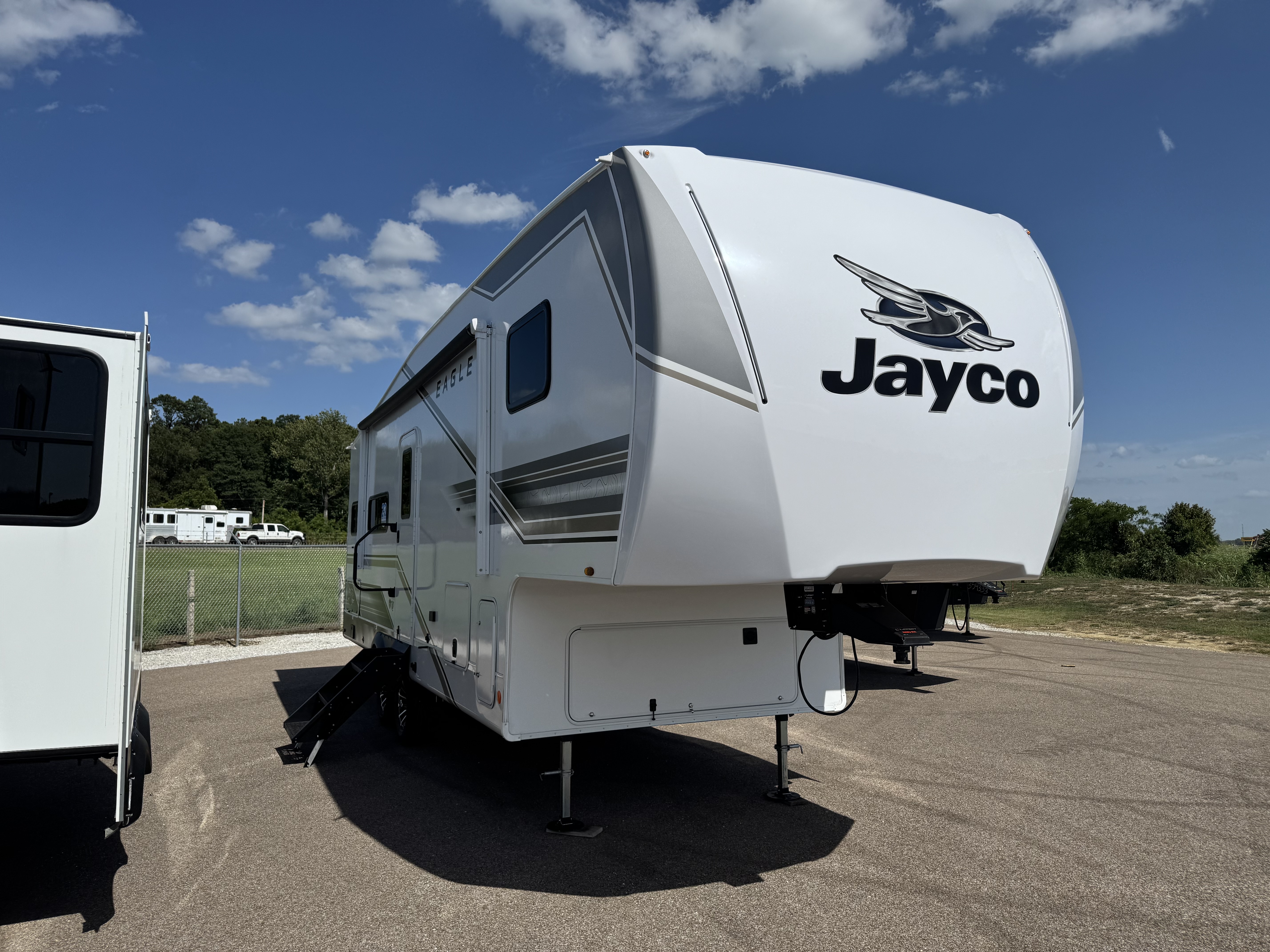 2027 JAYCO EAGLE SLE 24MLE - Image 1