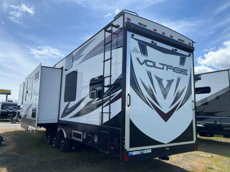 2016 Dutchmen Voltage 4150 - Image 2