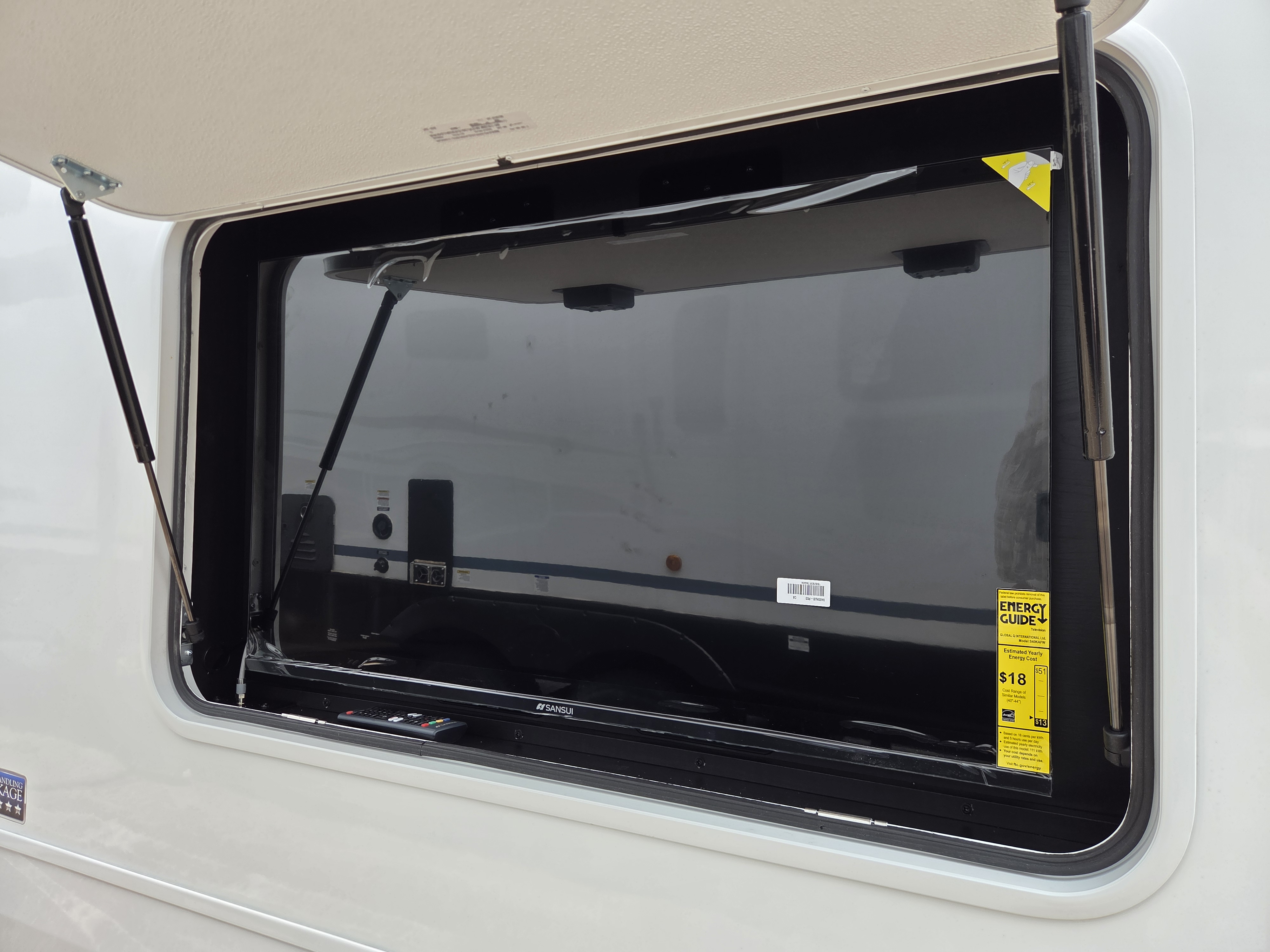 2027 Jayco Pinnacle 39FLOK - Image 2