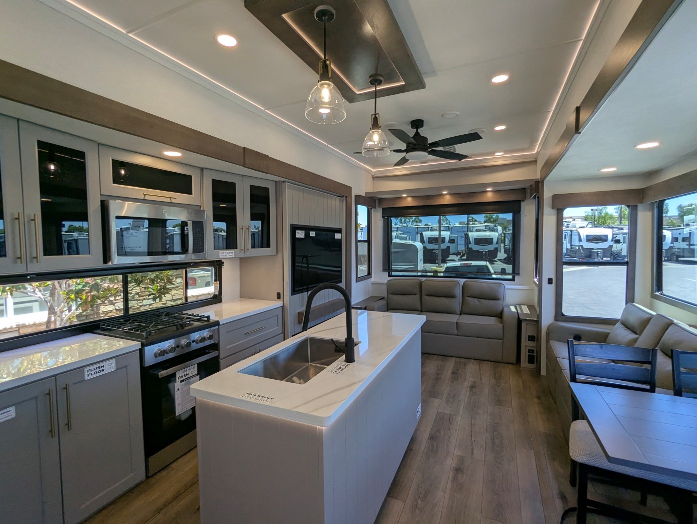 2026 Alliance RV Benchmark 42LFT - Image 9