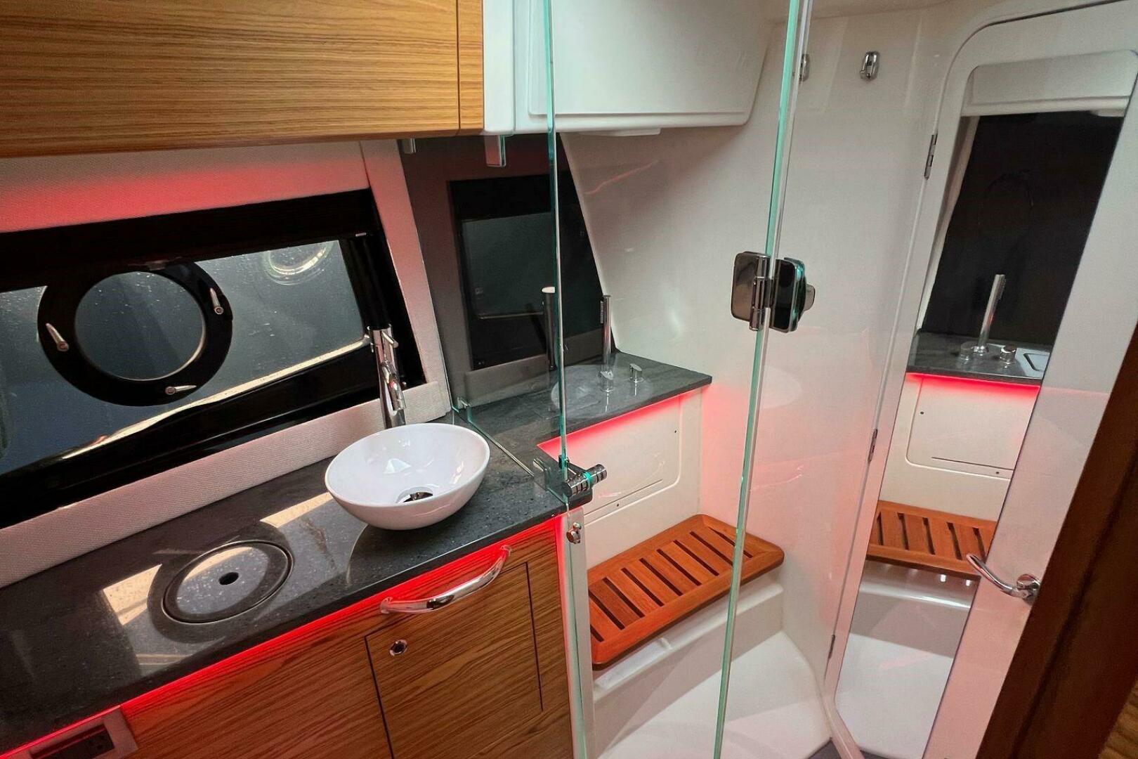2022 Boston Whaler Conquest 405 - Image 17