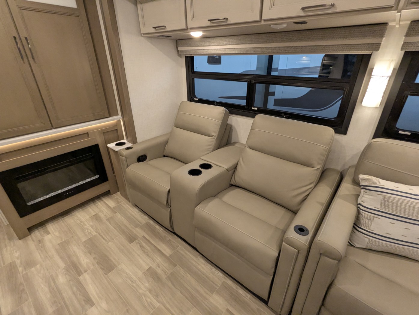 2027 Thor Motor Coach Windsport 36H - Image 21