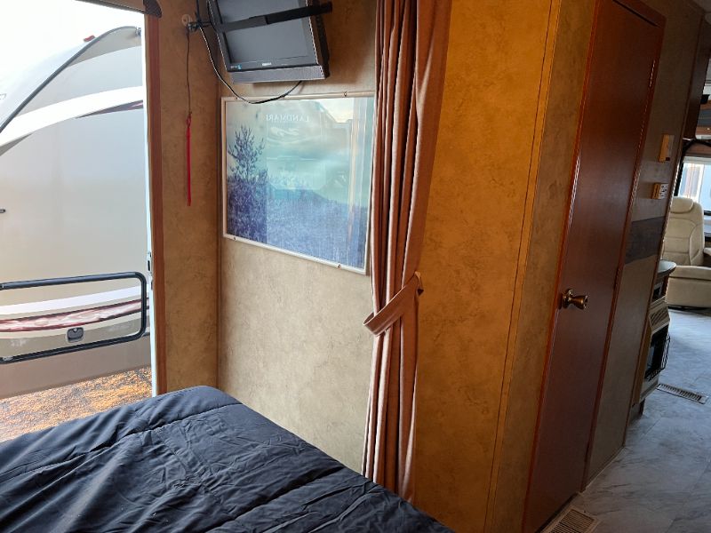 2008 Keystone Cougar 268RLS - Image 13