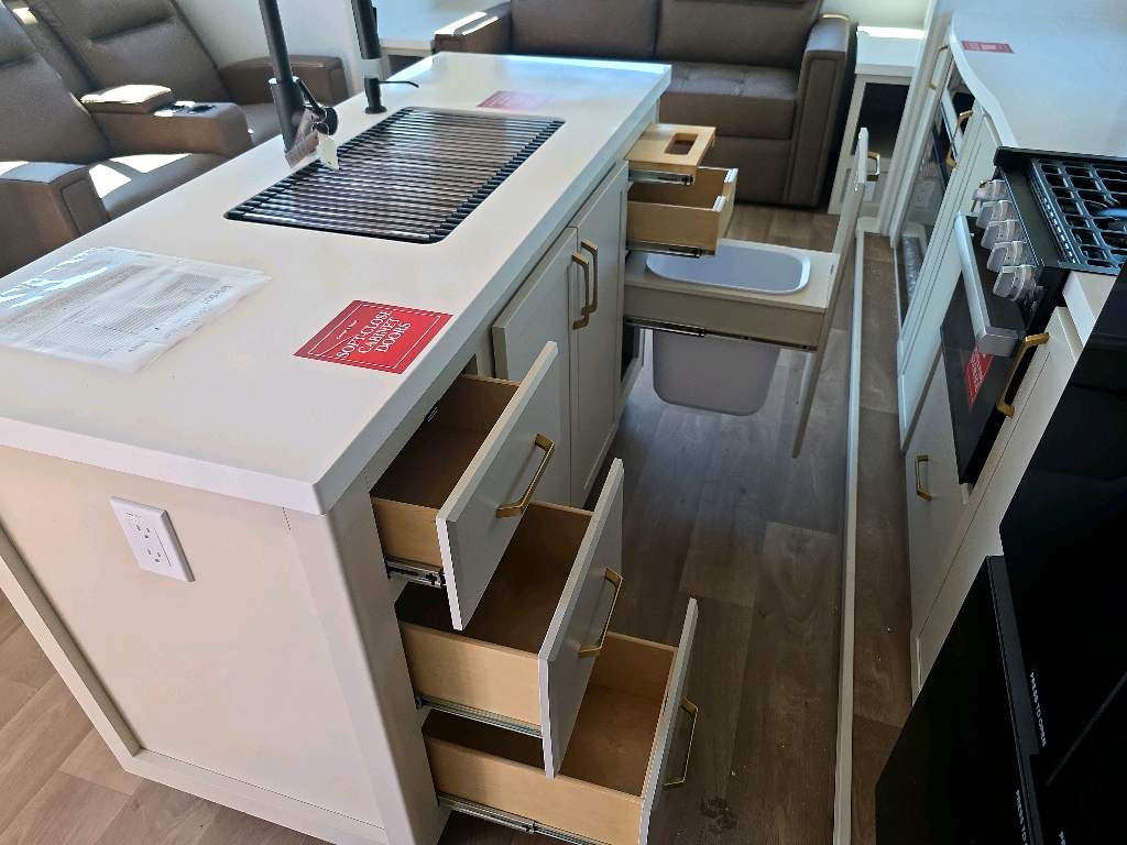 2027 GRAND DESIGN IMAGINE 2970RL - Image 13