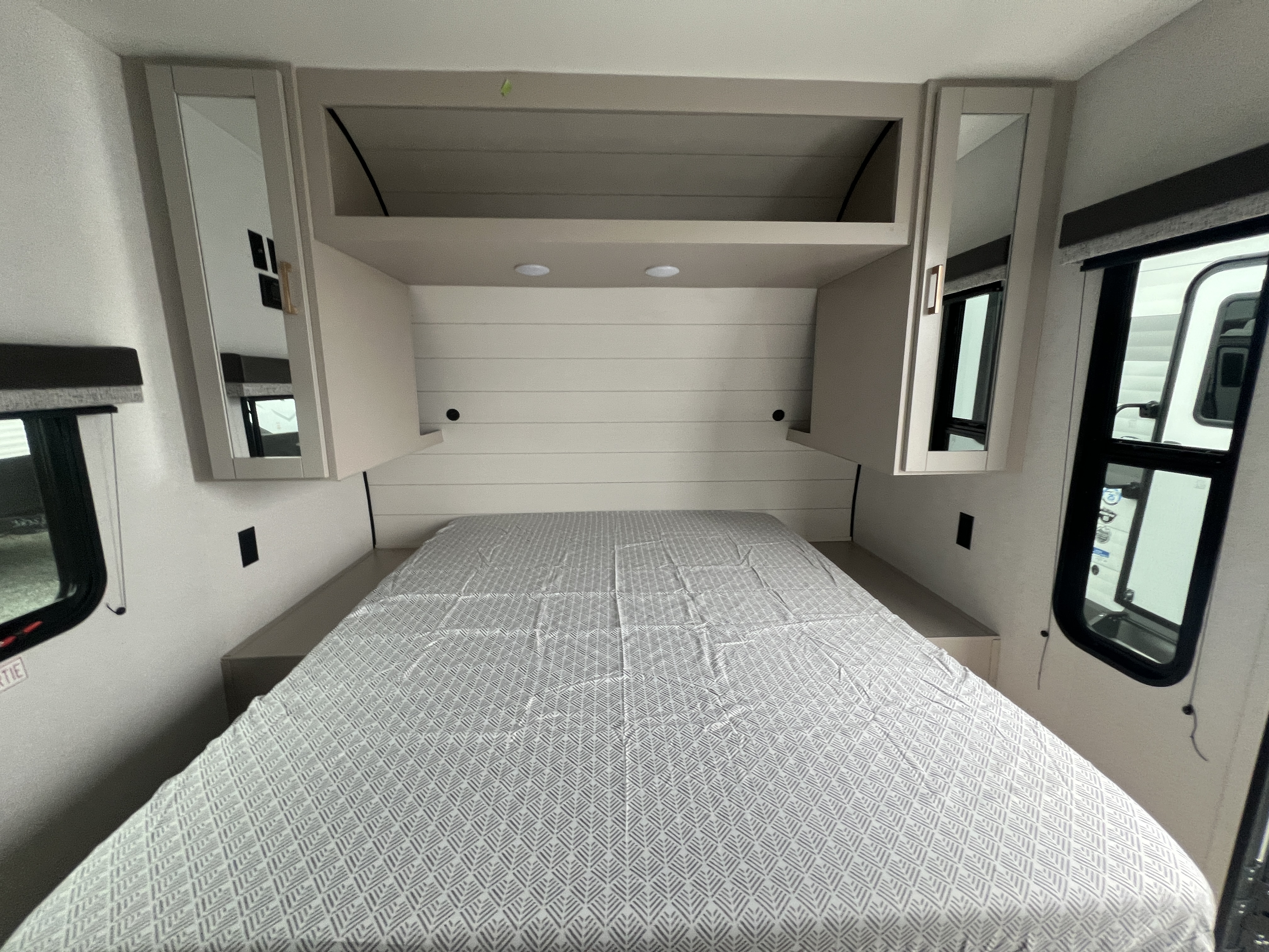 2027 Jayco Jay Flight SLX 262RLSW - Image 6