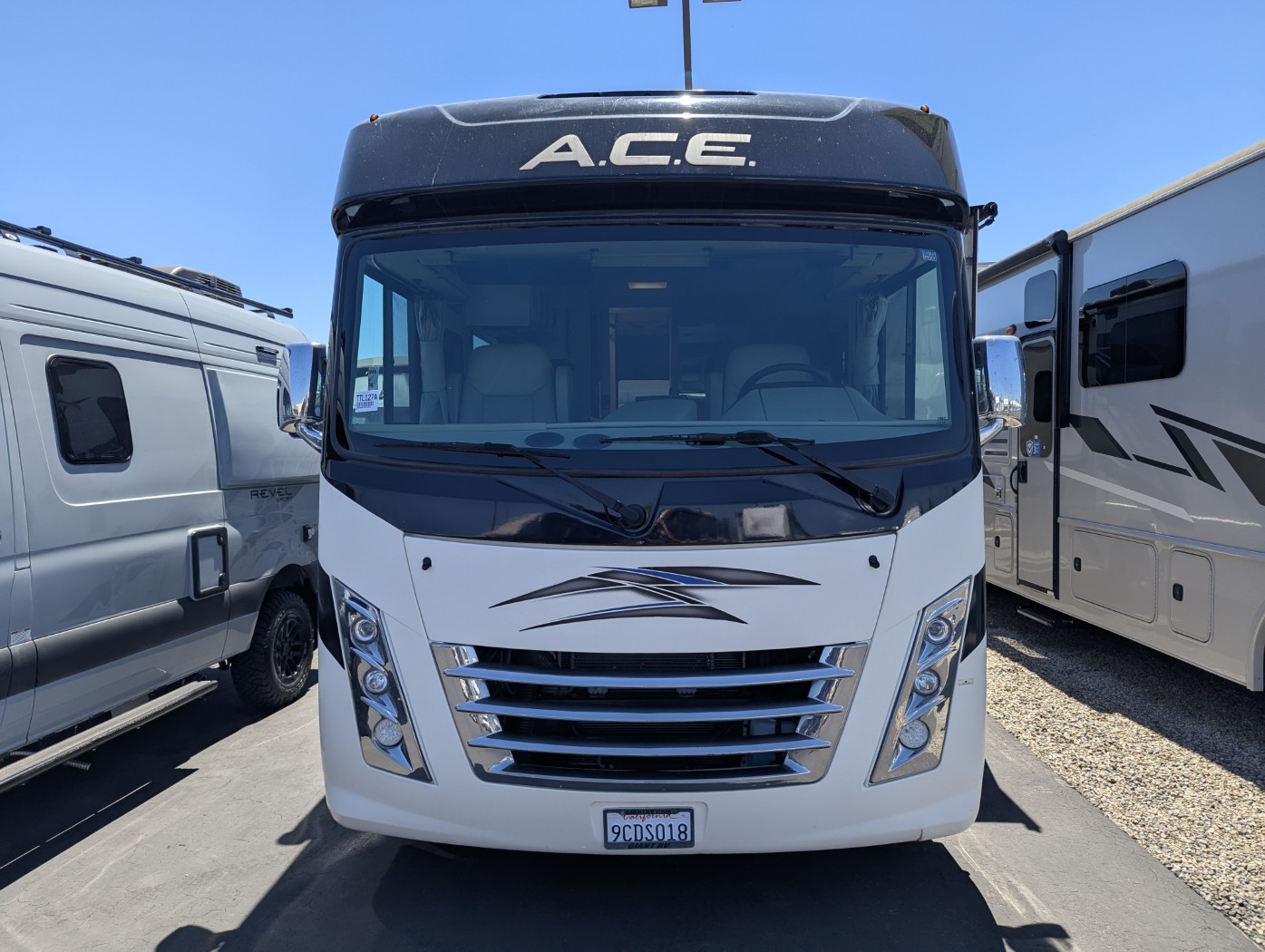2022 Thor Motor Coach A.C.E. 30.3 - Image 2