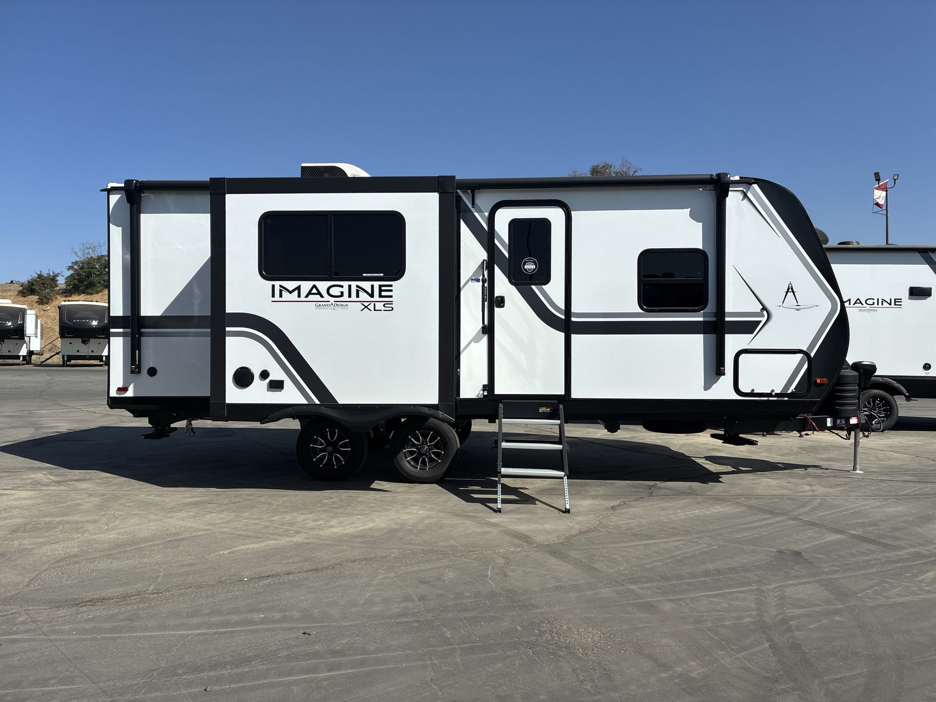 2027 Grand Design Imagine XLS 22RBE - Image 9