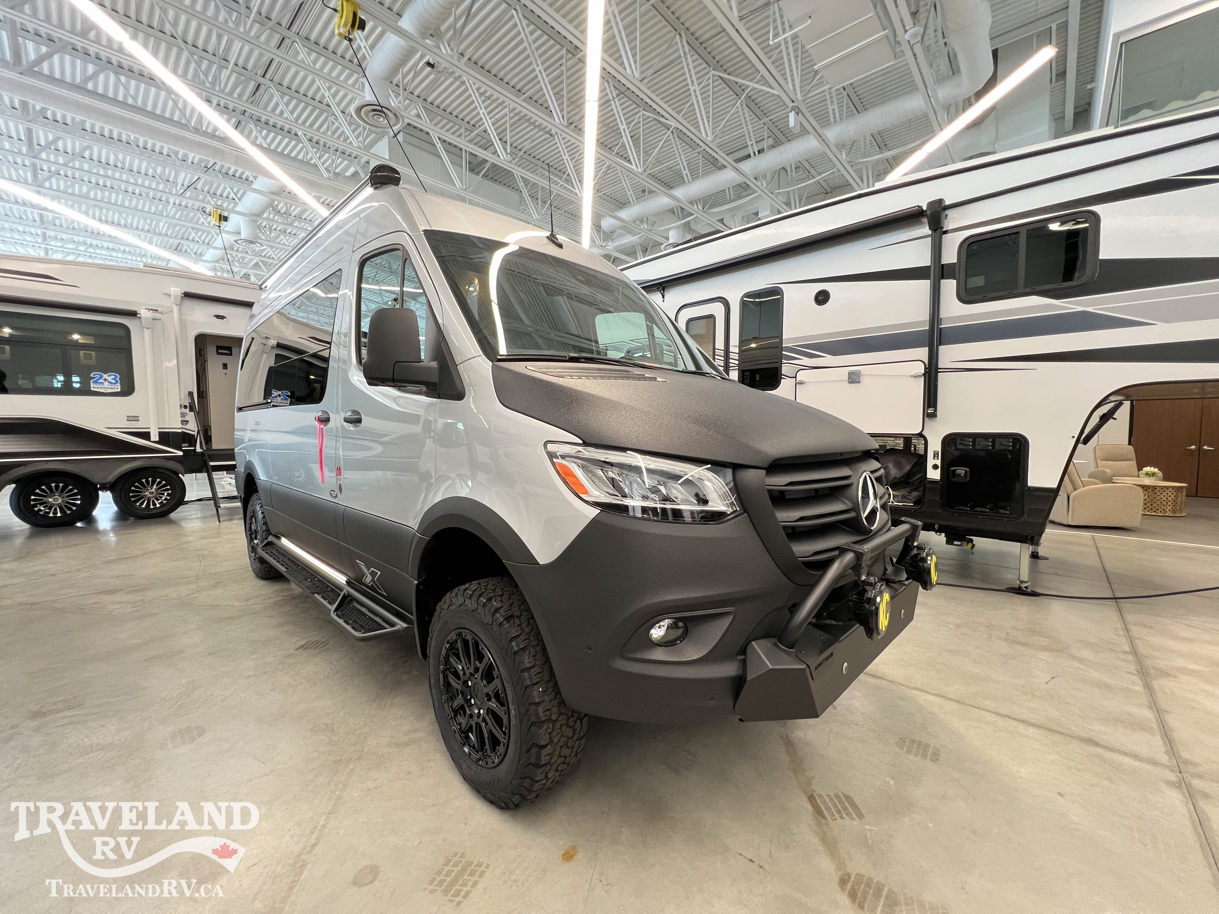2025 Airstream Interstate 19 X - Image 1