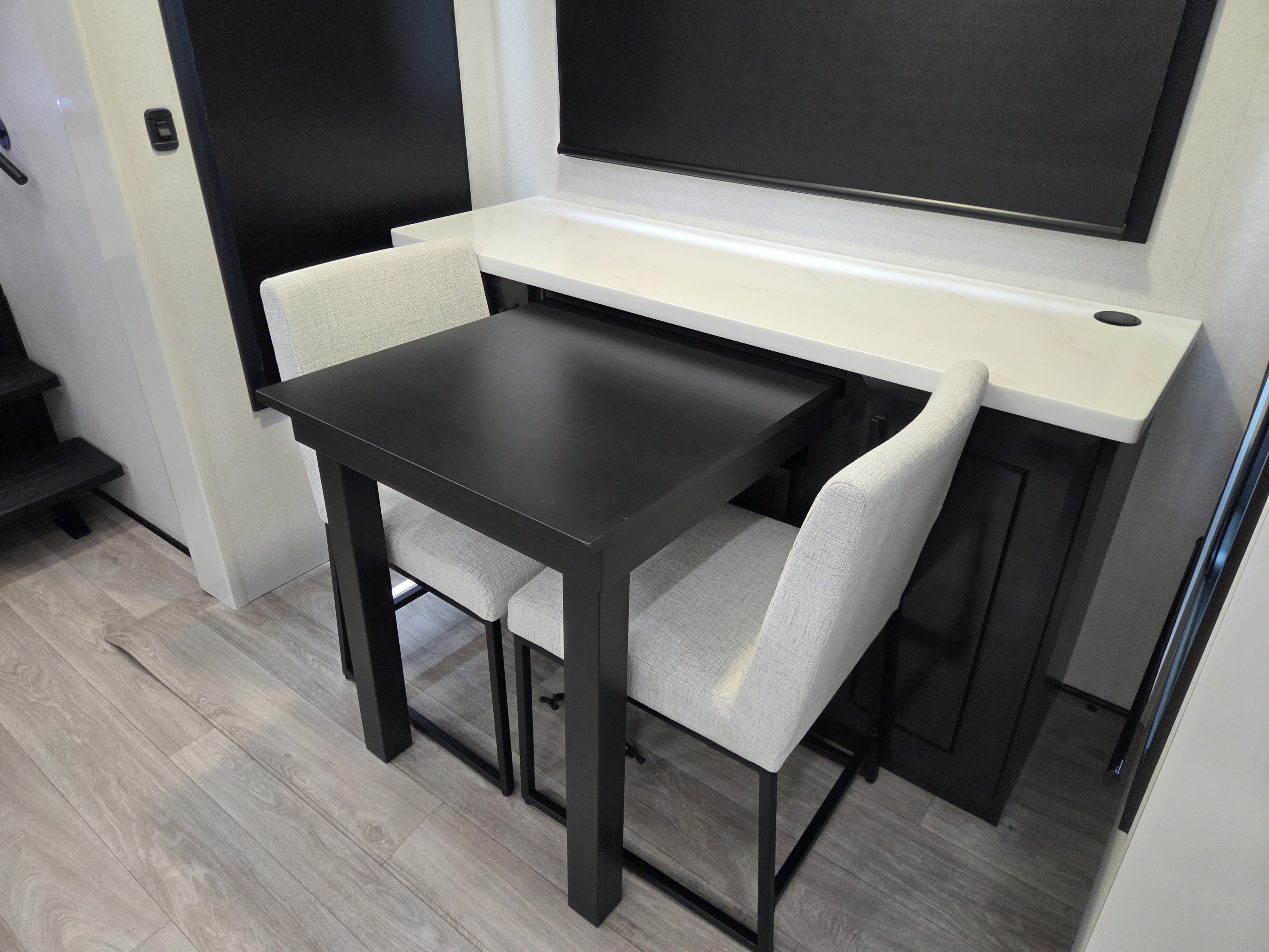 2027 Jayco Pinnacle 39FLOK - Image 7