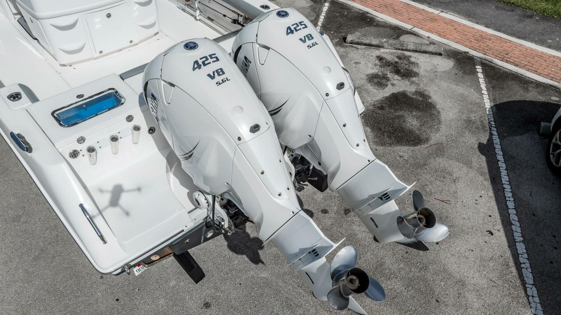 2021 Everglades 335 Center Console - Image 50