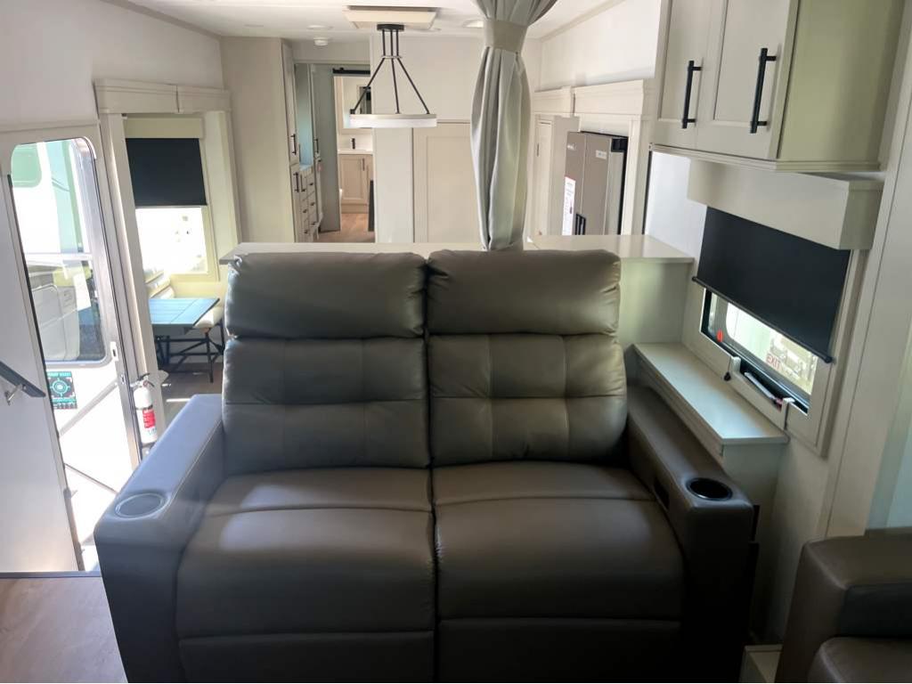 2026 GRAND DESIGN SOLITUDE 380FL - Image 10