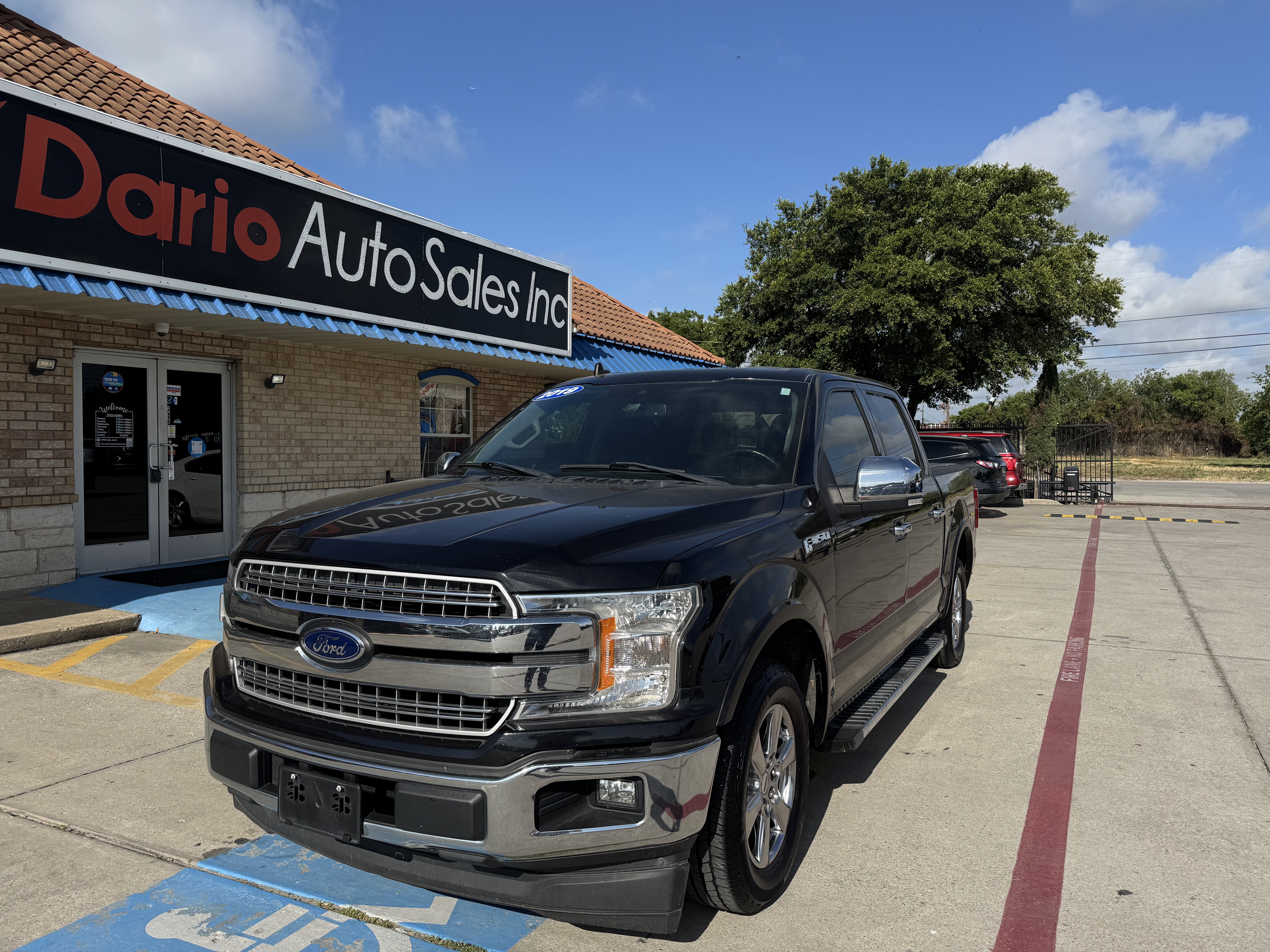 2019 Ford F150 Crew Cab XLT 4WD - Image 15