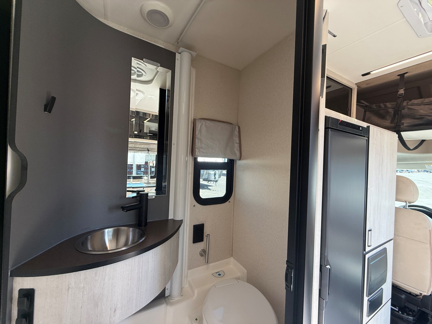 2027 Winnebago Elora 19DC - Image 17