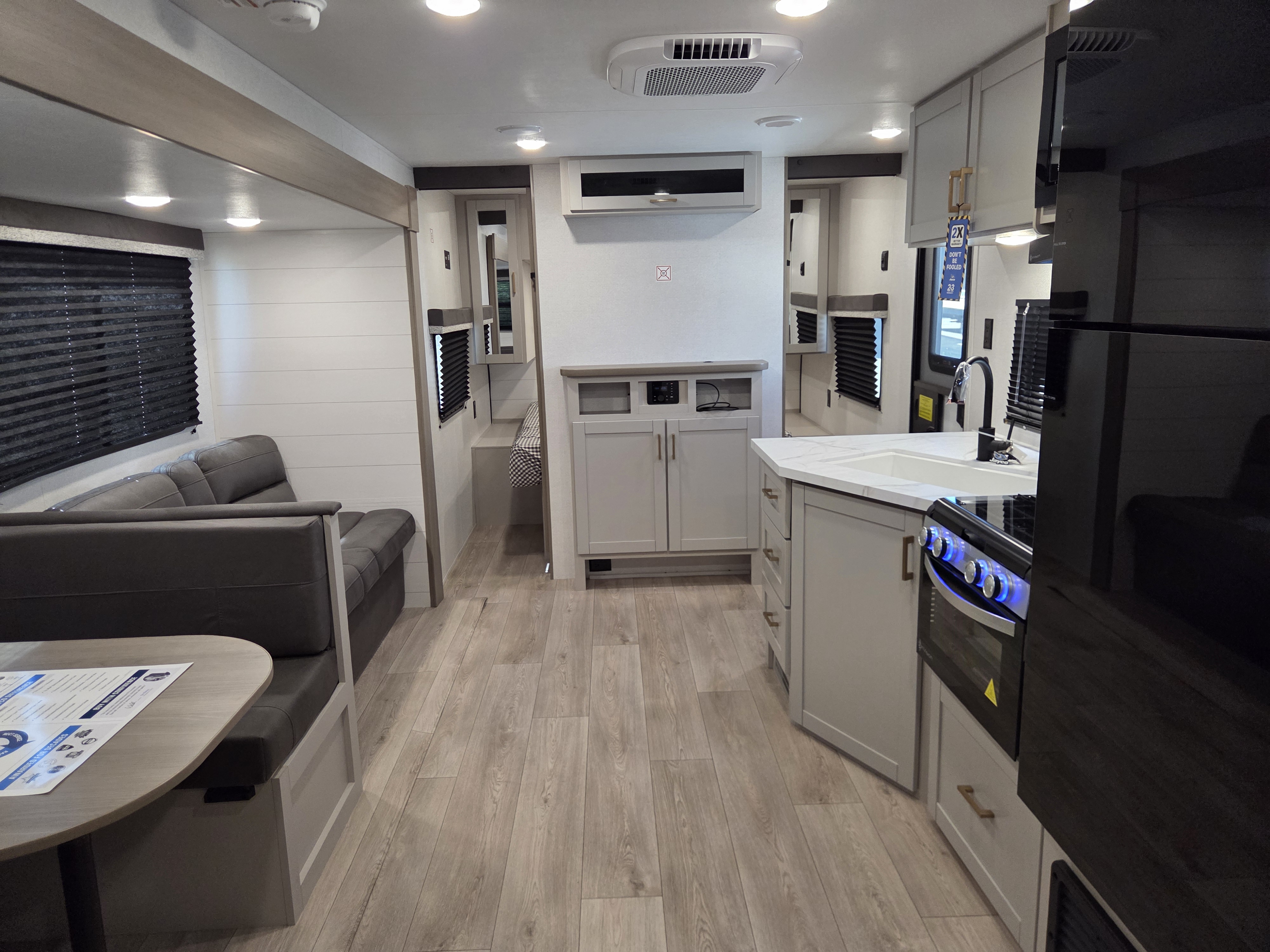 2027 Jayco Jay Flight 261BHS - Image 24