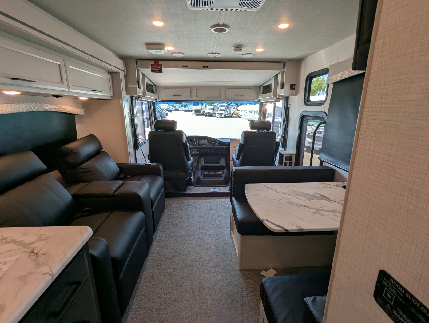 2026 Fleetwood Flair 29M - Image 36