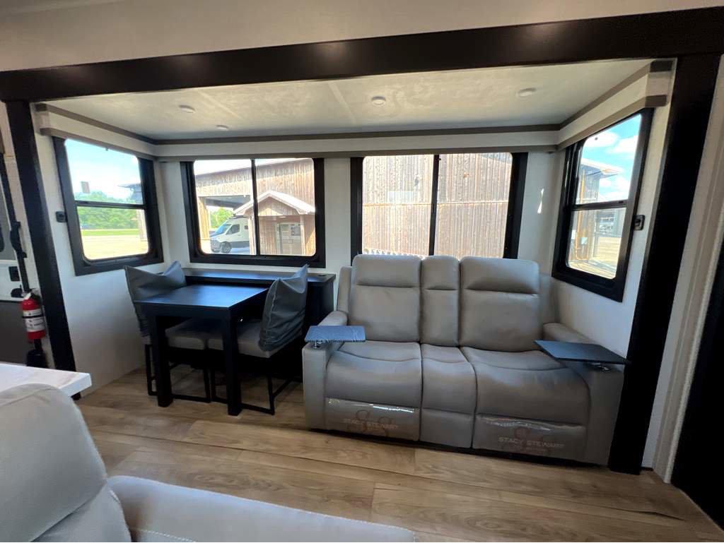 2026 JAYCO SEISMIC 395 - Image 14