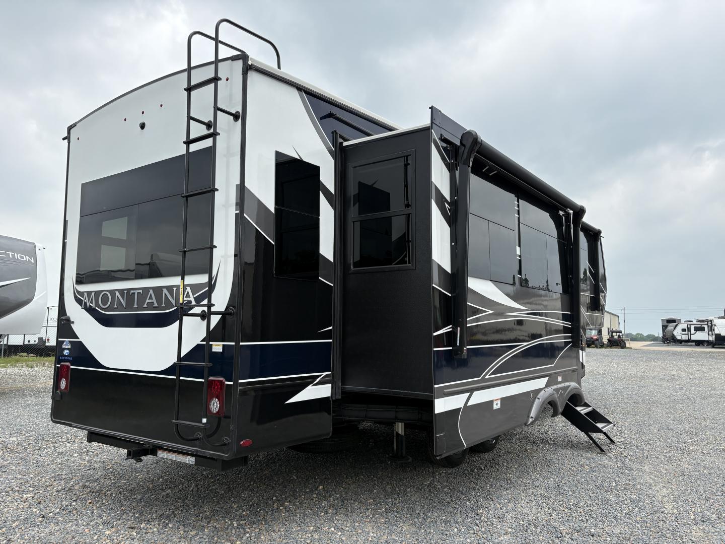 2025 Keystone Montana 3123RL - Image 4