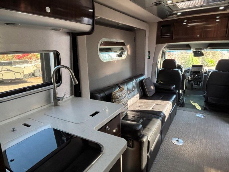 2019 Airstream Atlas Murphy Suite - Image 21