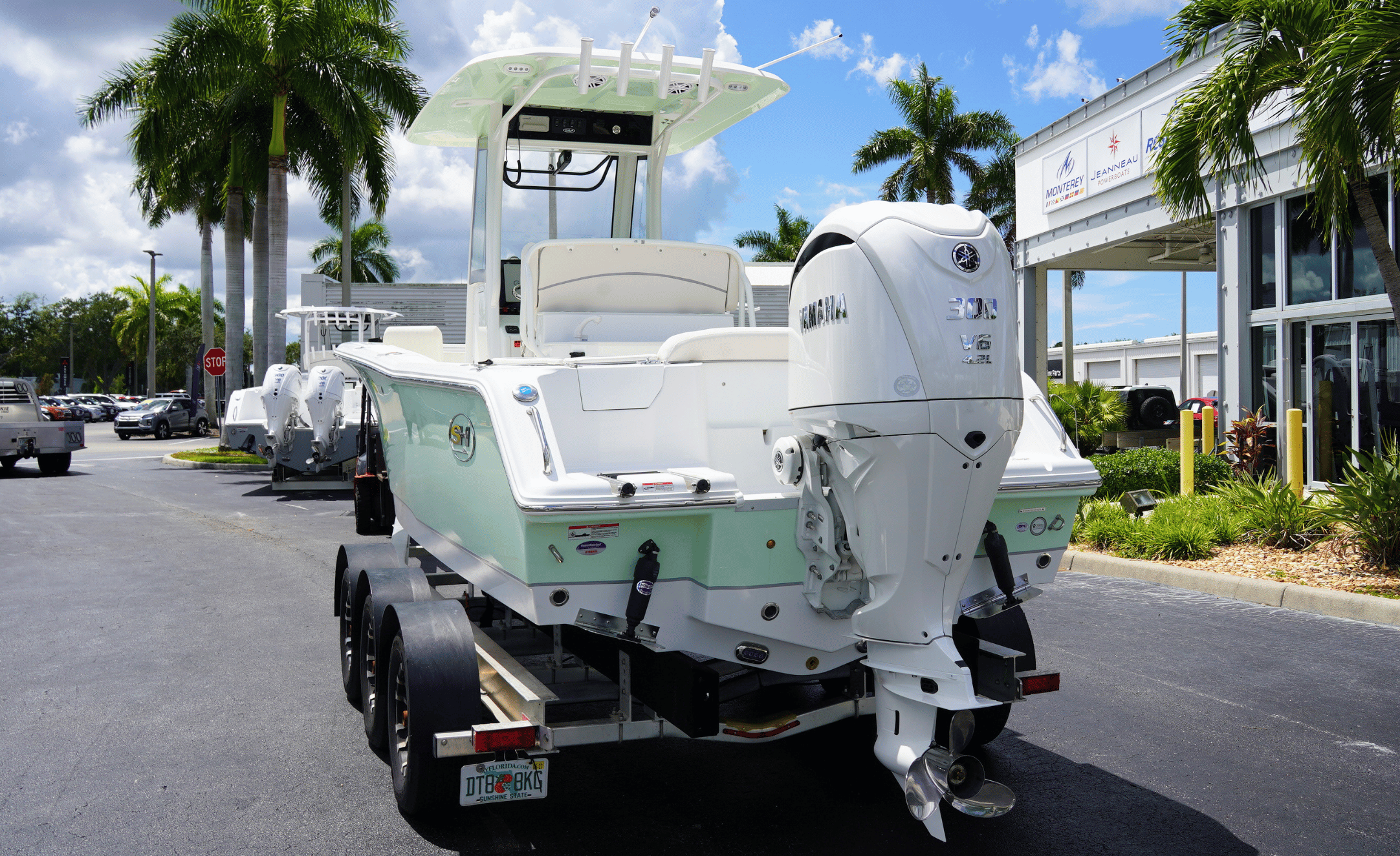 2027 SEA HUNT ULTRA 245SE - Image 7