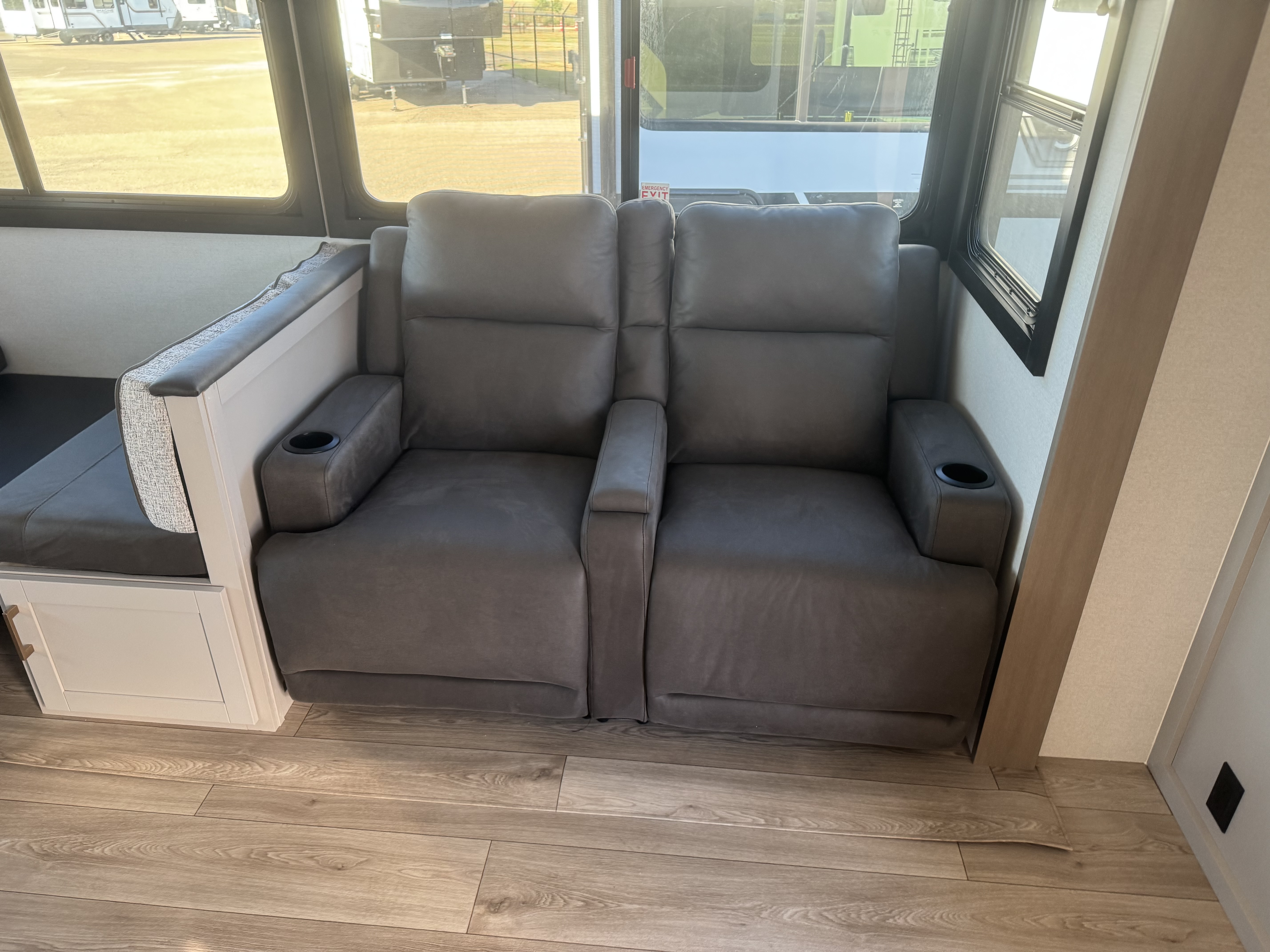 2027 JAYCO JAY FEATHER 27MK - Image 11