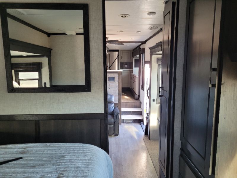 2021 CrossRoads Redwood RW3981FK - Image 17