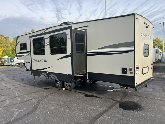2020 Keystone Sprinter Campfire 29FWBH - Image 6